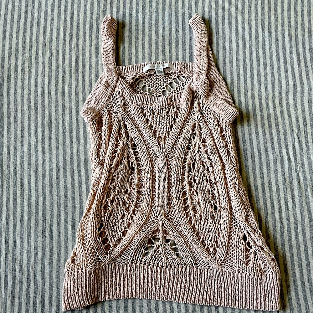 I’m selling this beautiful cream colored crochet top!